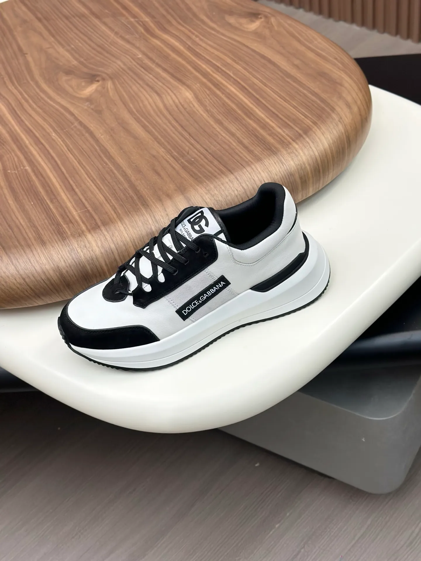 💰780••New arrivals••Dolce&Gabbana••DG✔️High-end men’s sports•casual shoes. Original goods from top counters. Original imported cowhide, multi-material splicing design ➕Imported cowhide lining, cowhide feet ➕Original TPR elastic outsole.  Size: 39-44 (38, 45 customized)